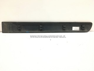 Moldura Puerta Central Trasera Derecha**** NISSAN XTRAIL 2.5 QR25 DOHC 16 VALV 4X4 2002 2003 2004 2005 2006 2007 2008 2009 2010 2011