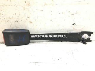 Baston Cinturon Delantero Izquierda* TOYOTA YARIS 1.5 1NZ DOHC 16 VALV 4X2 2003 2004 2005