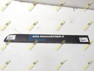 Moldura Puerta Central Trasera Izquierda**** NISSAN XTRAIL 2.5 QR25 DOHC 16 VALV 4X4 2002 2003 2004 2005 2006 2007 2008 2009 2010 2011