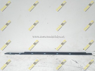 Moldura Puerta Central Delantera Derecha**** SUZUKI Baleno 1996 1997 1998 1999 2000 2001 2002 2003 2004 2005